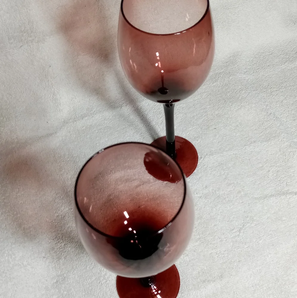 Set of 2 Purple Amethyst 3.8oz Wine Glasses